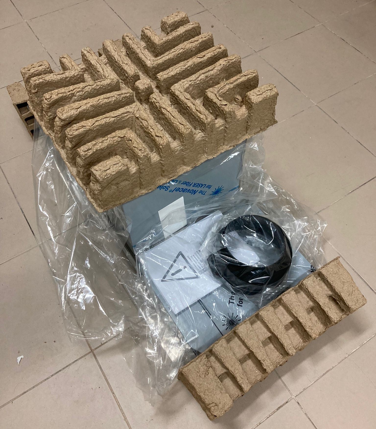 Embalaje de pulpa moldeada para extractor